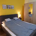 Yellow Apartamento *