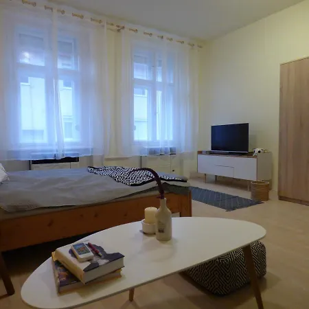 Yellow Apartment Debrecen